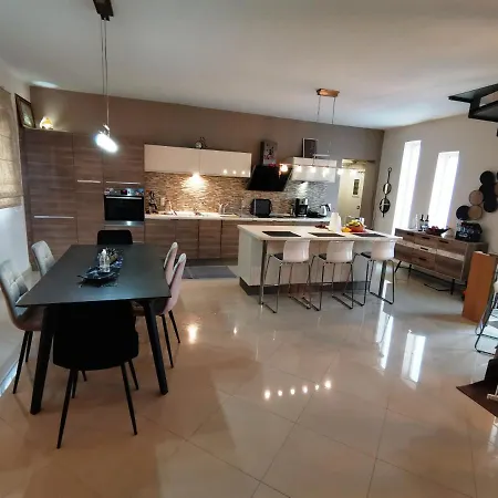 Key Point Town House Tatil Evi